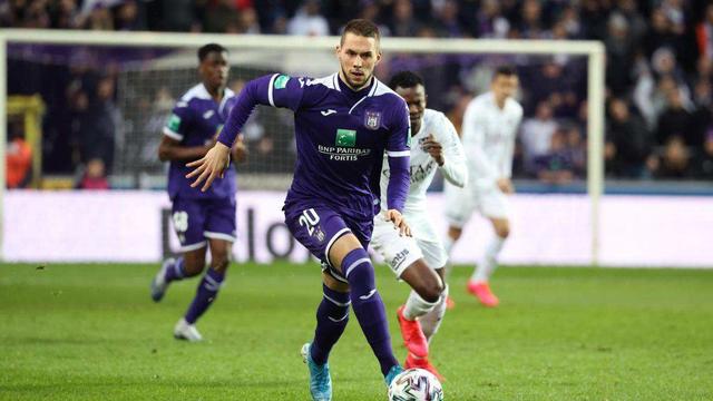 为中路创造 为中路创造