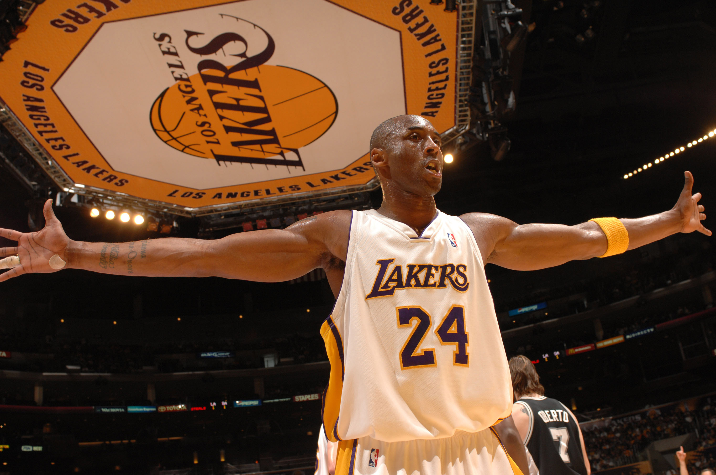 中展现了强 中展现了强