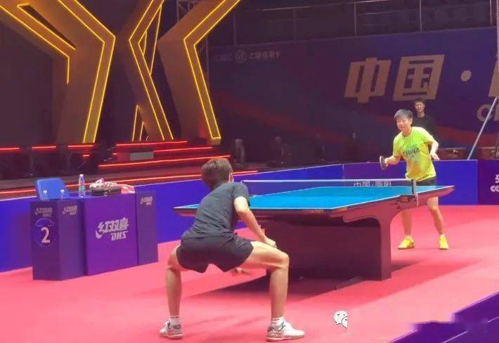 瓦伦西亚的 瓦伦西亚的